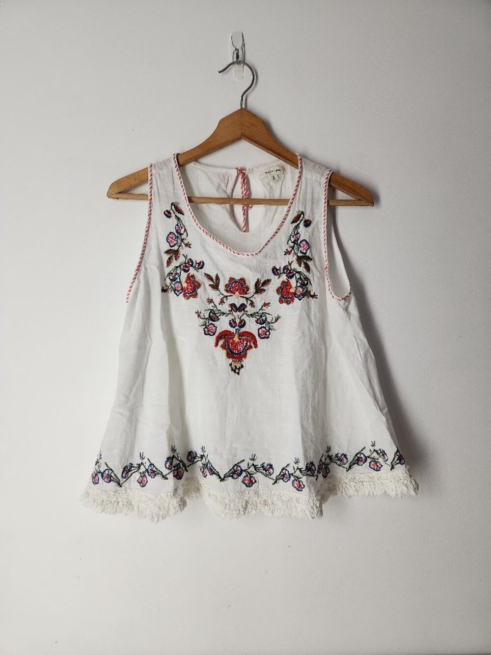 Max Studio White Embroidered Floral Tank Top
